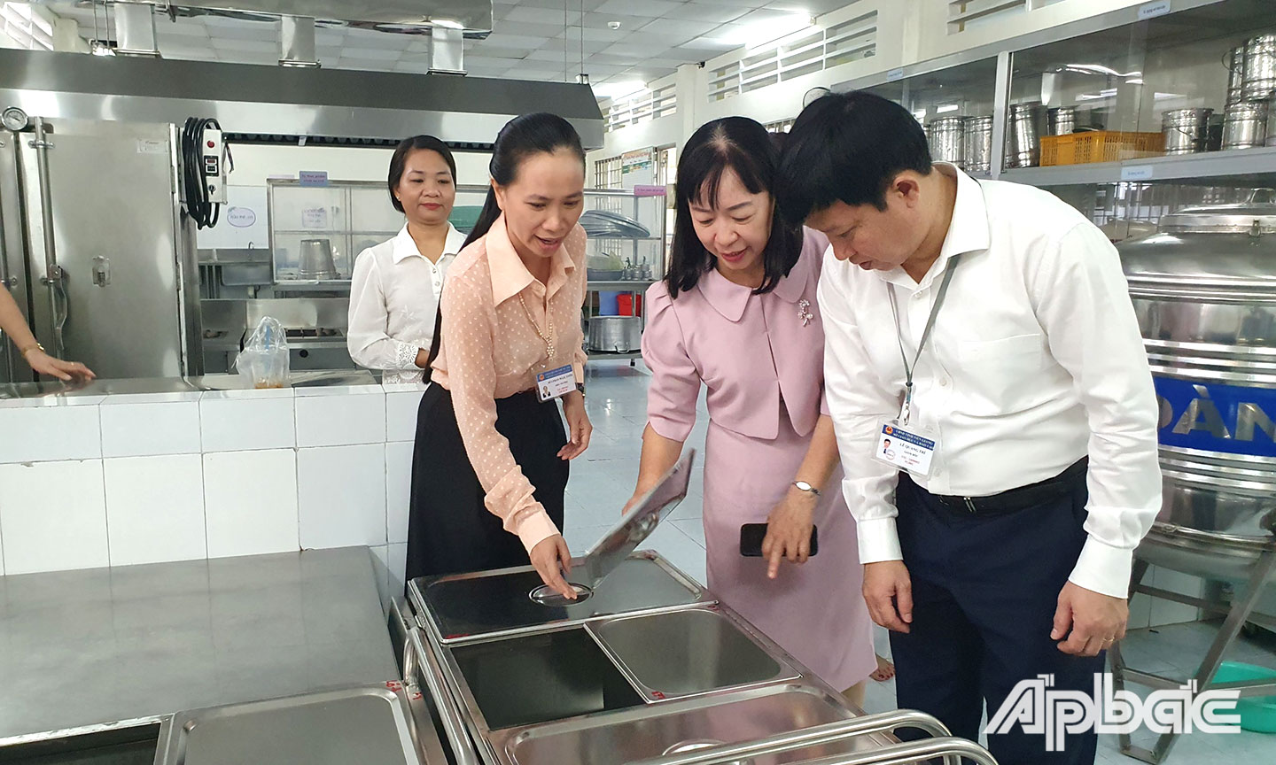 Tham quan hệ thống nhà ăn của Trường Mầm non Sao Sáng, TP. Mỹ Tho