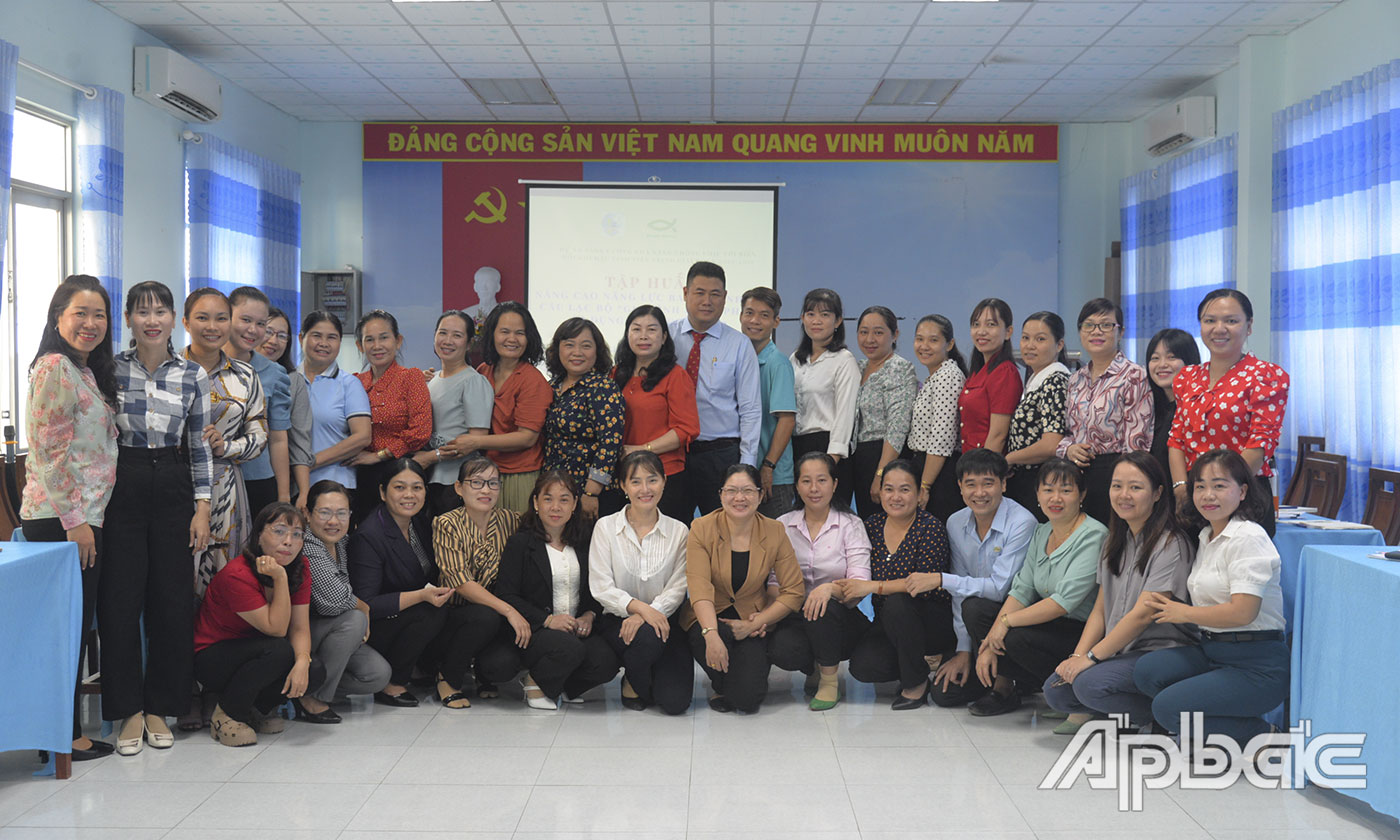 Quang cảnh lớp tập huấn.