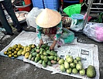 Chợ quê: Gần gũi, dễ thương.