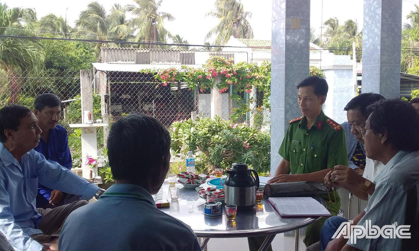 Hội CCB xã tuyên truyền cho hội viên 