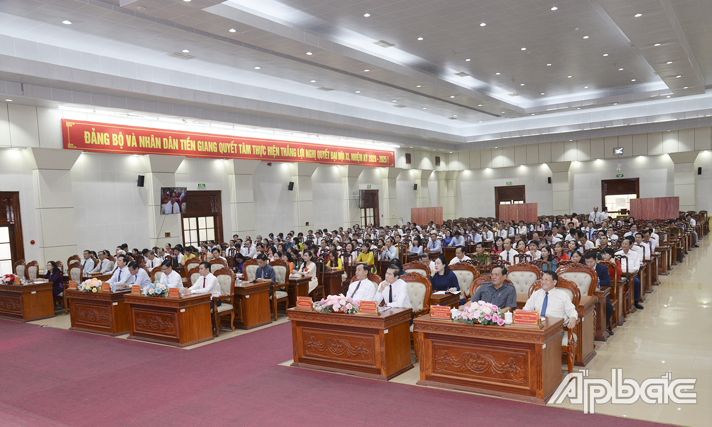 Quang cảnh hội nghị