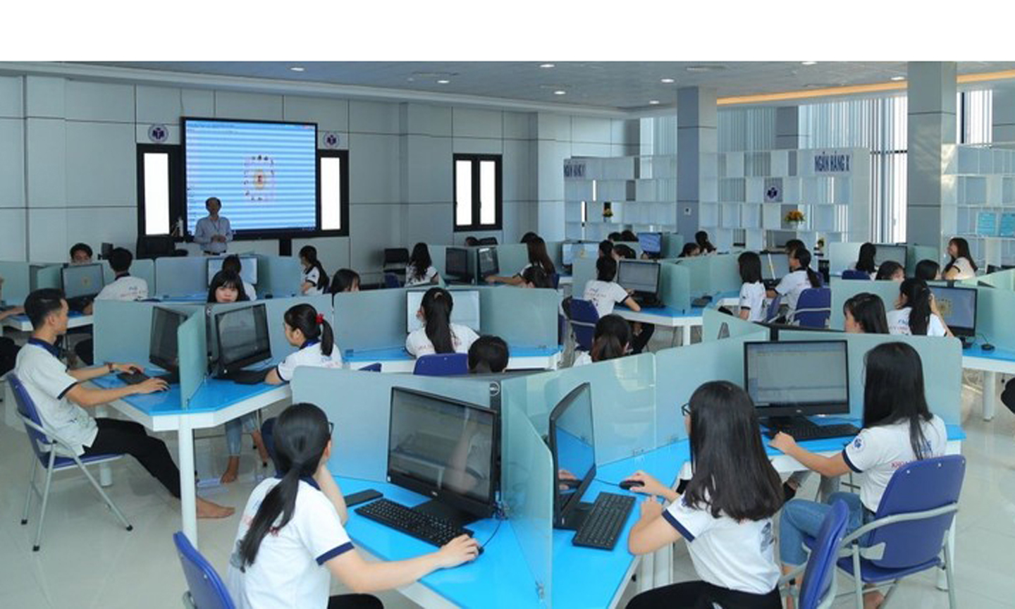 Phòng mô phỏng hoạt động nghề nghiệp kế toán của Trường Đại học Công Thương TPHCM. Ảnh: HUIT