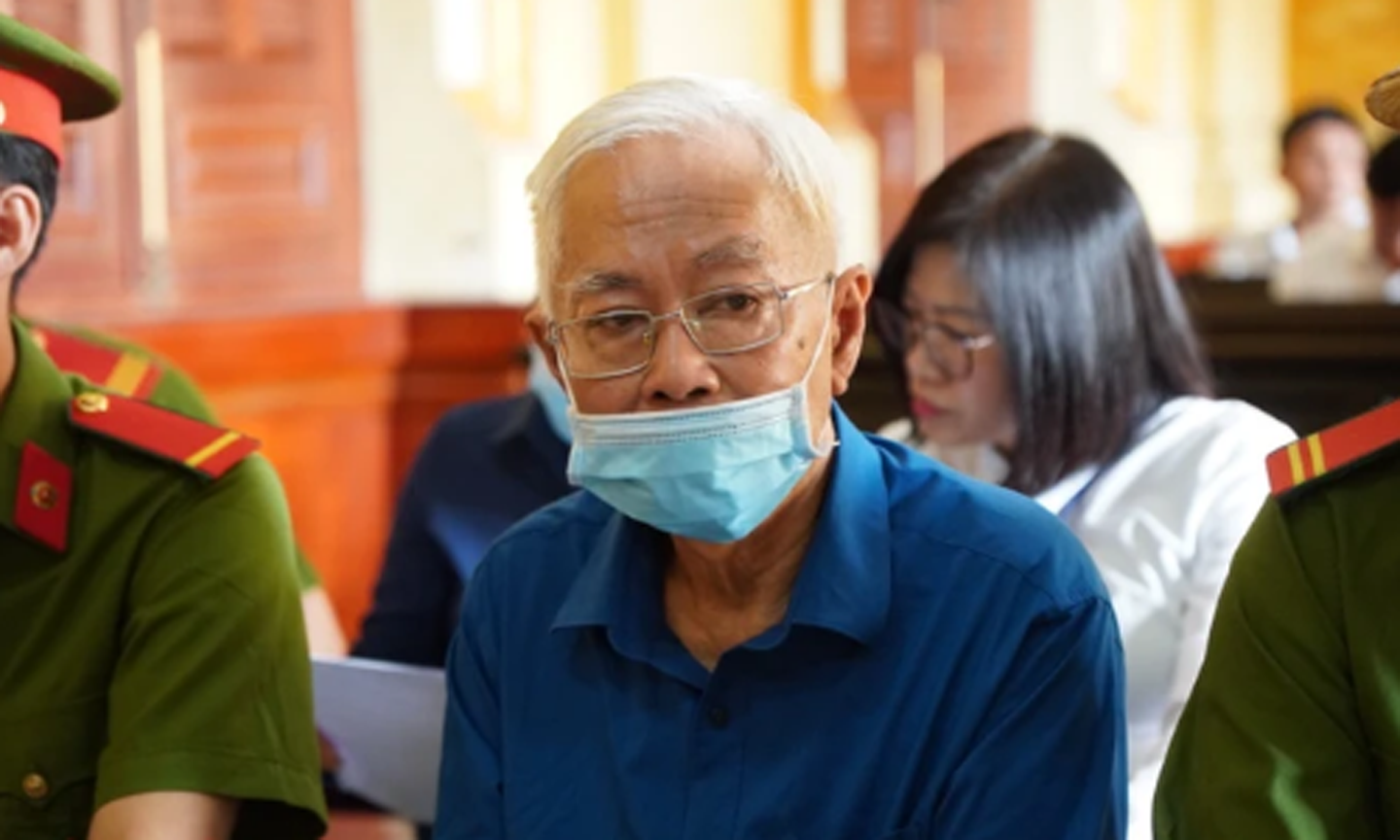 Cựu Tổng giám đốc DAB Trần Phương Bình tại phiên tòa sáng 28-3. Ảnh: THÀNH CHUNG