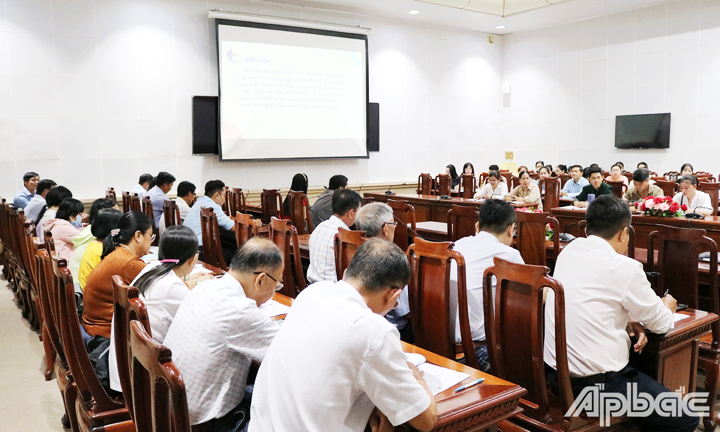 Học viên tham gia lớp học Kỹ năng bán hàng và cách thức trưng bày sản phẩm 