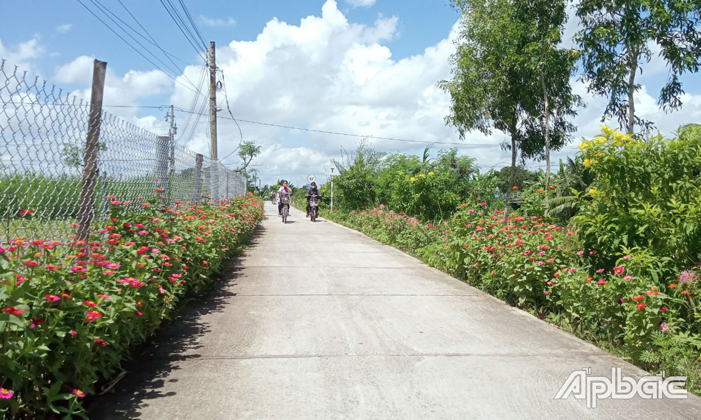 Giao thông nông thôn ở huyện Gò Công Đông hôm nay khang trang, sạch - đẹp. Ảnh: QUỐC TOÀN