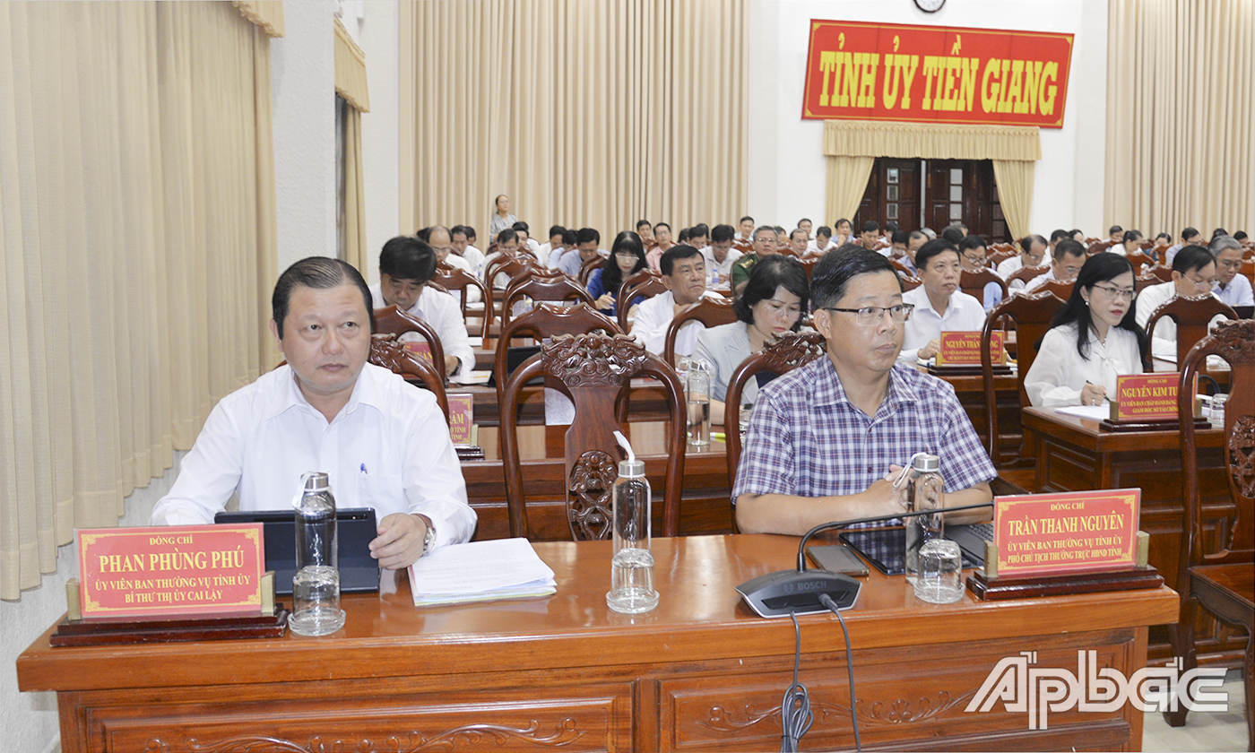 Quang cảnh hội nghị