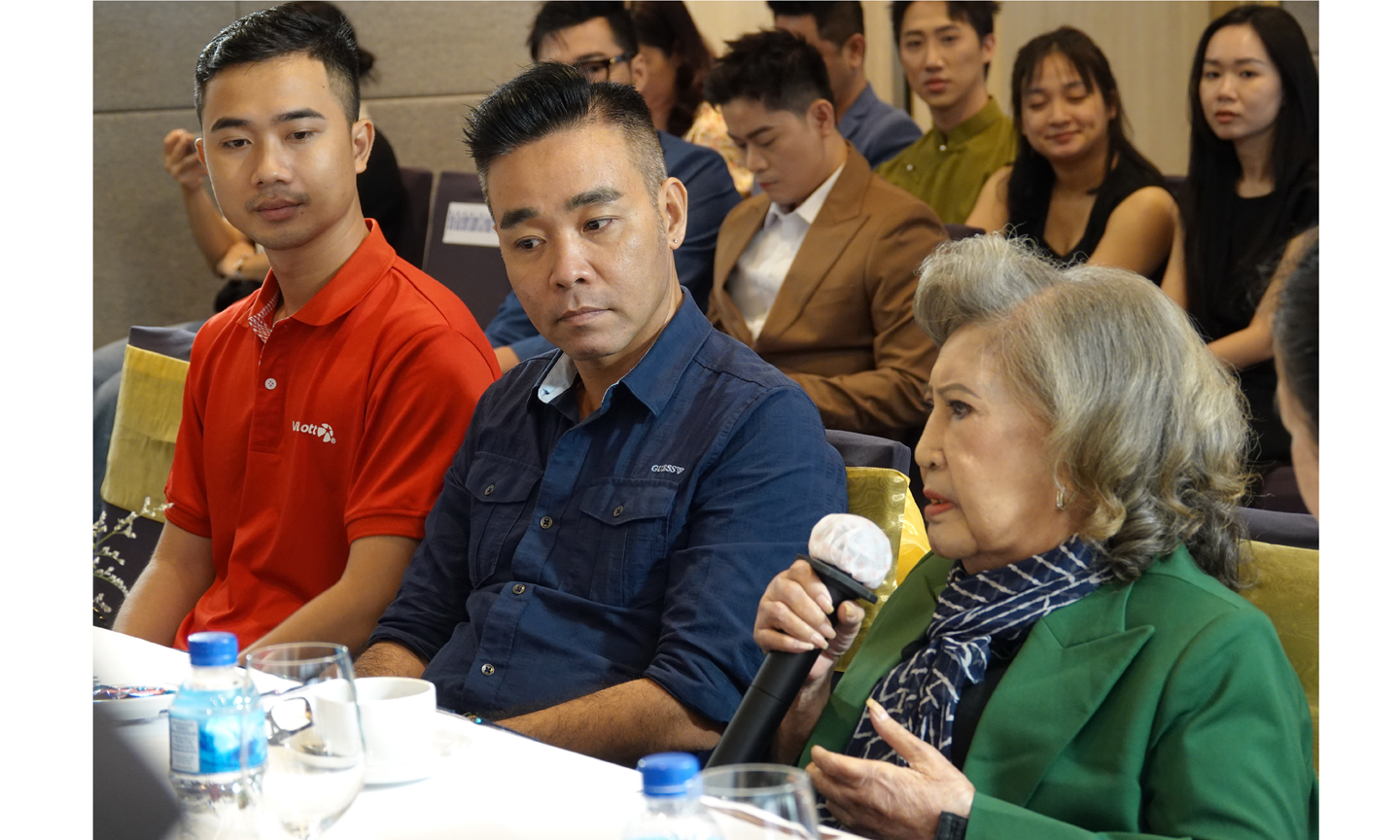 NSƯT Diệu Hiền chia sẻ cảm xúc và tình cảm trân quý dành cho người bạn, người đồng nghiệp thân tình mấy mươi năm - NSND Bạch Tuyết. Ảnh: THÚY BÌNH 