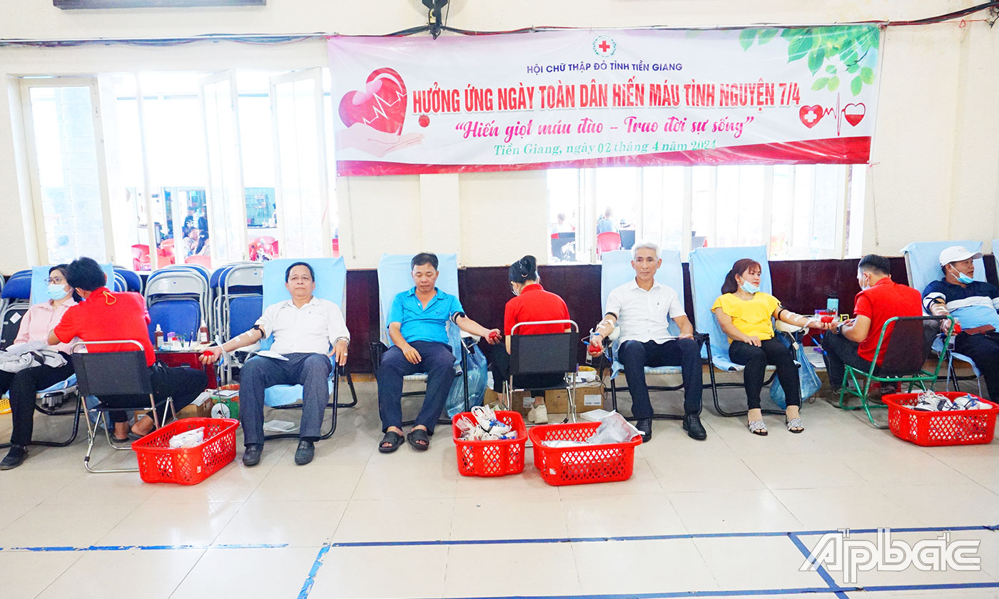 Người dân trên địa bàn TP. Mỹ Tho tích cực hưởng ứng phong trào HMTN