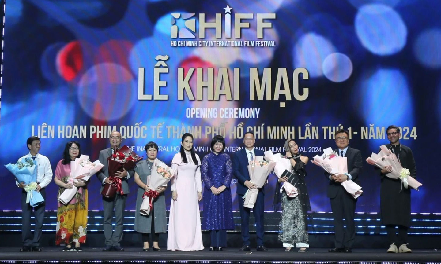 Lễ khai mạc Liên hoan phim Quốc tế TPHCM lần thứ nhất, tối 6-4, tại Nhà hát TPHCM