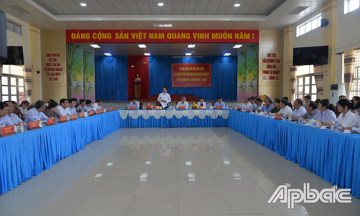 Quang cảnh buổi làm việc.