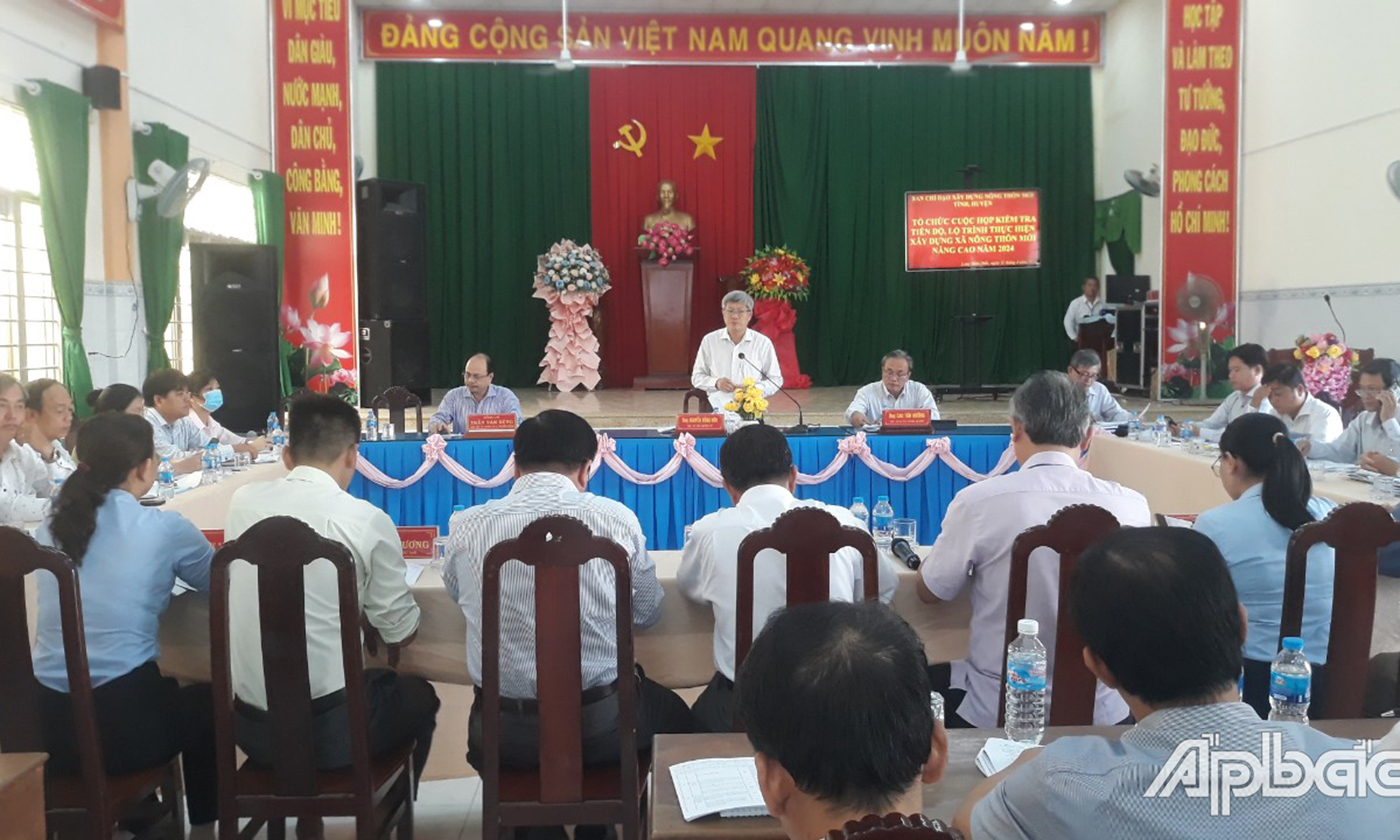 Quang cảnh buổi làm việc.