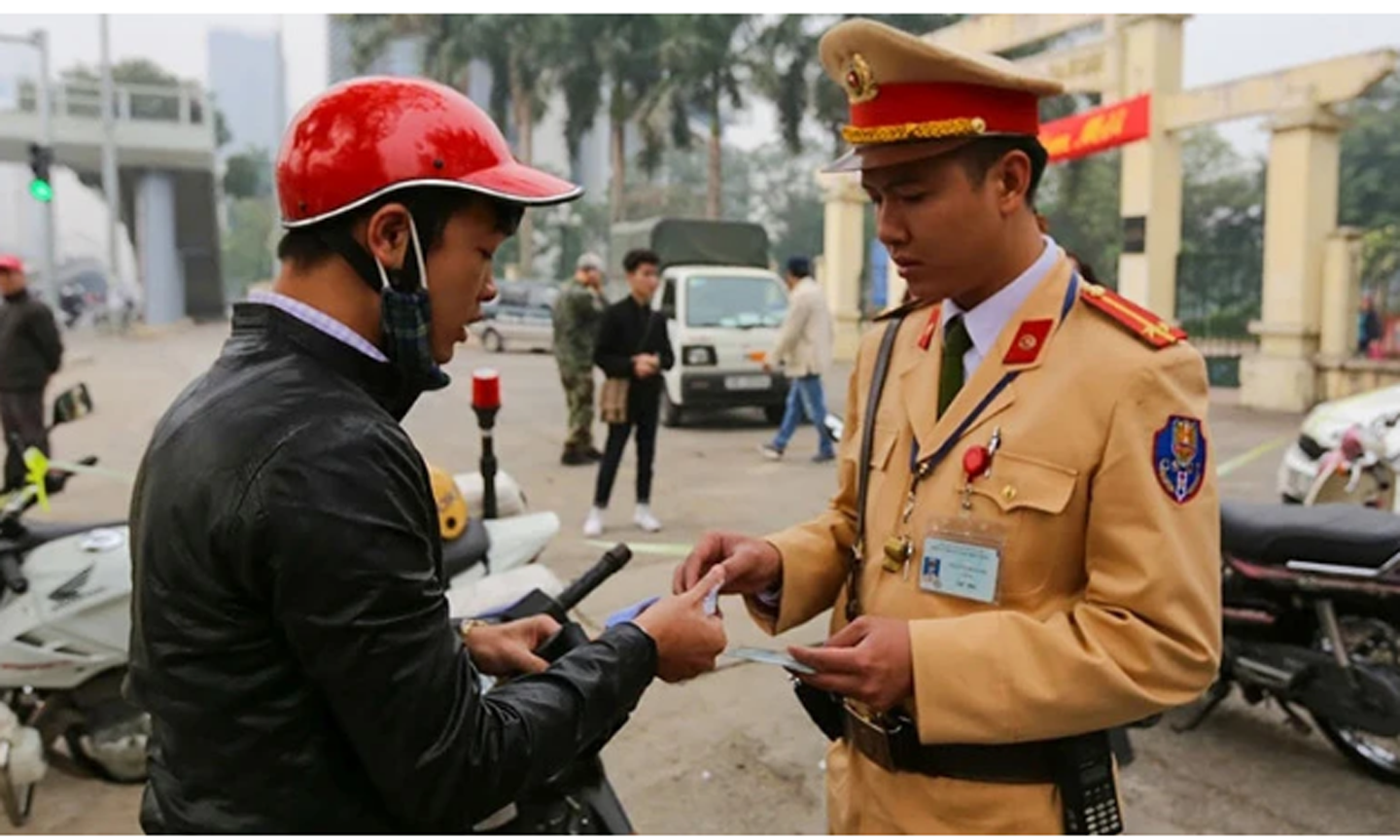 Bộ Công an đề xuất quy định mới về điểm, trừ điểm giấy phép lái xe trong dự thảo Luật Trật tự, an toàn giao thông đường bộ. (Ảnh TUẤN TRUNG)