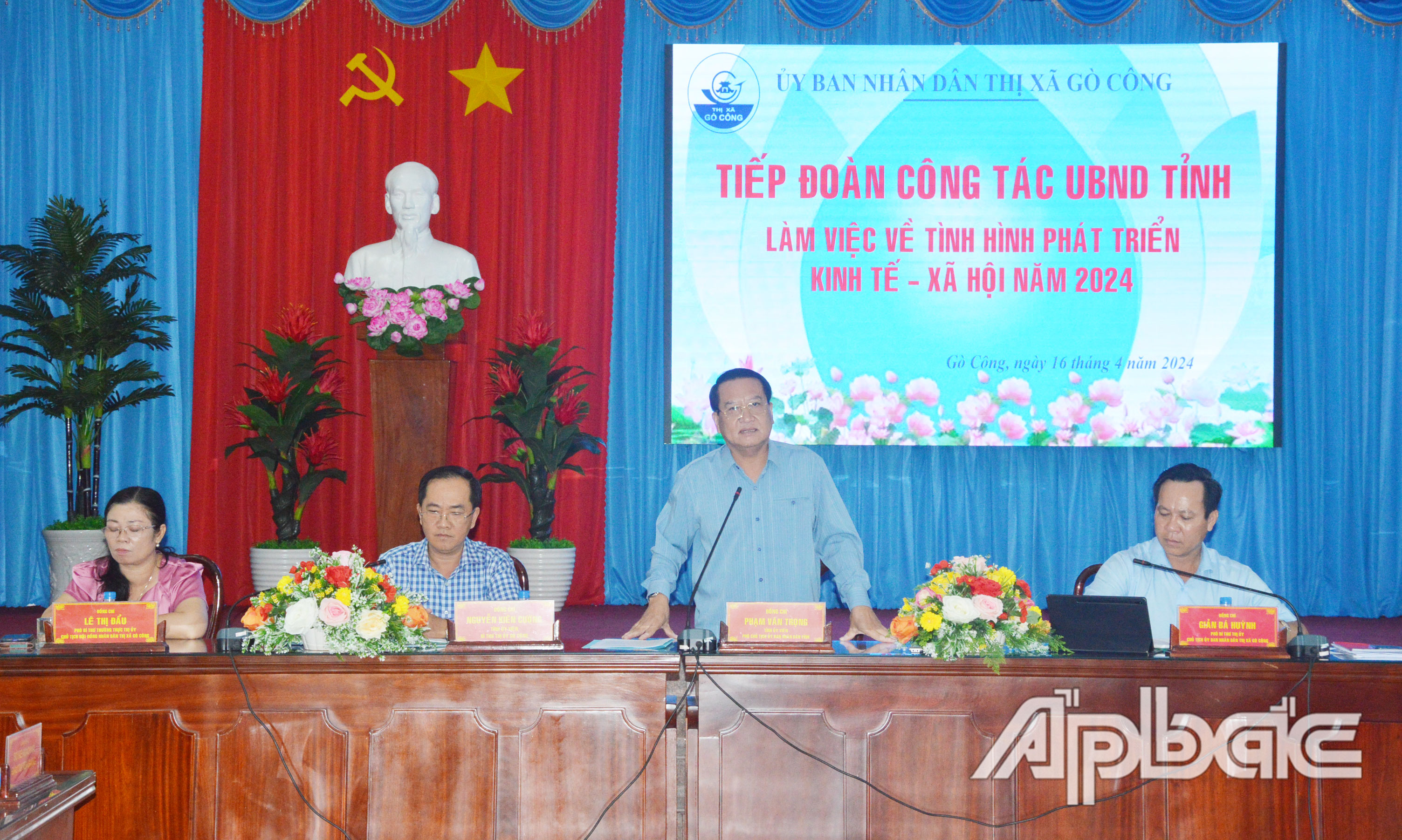 Đồng chí Phạm Văn Trọng phát biểu kết luận buổi làm việc.