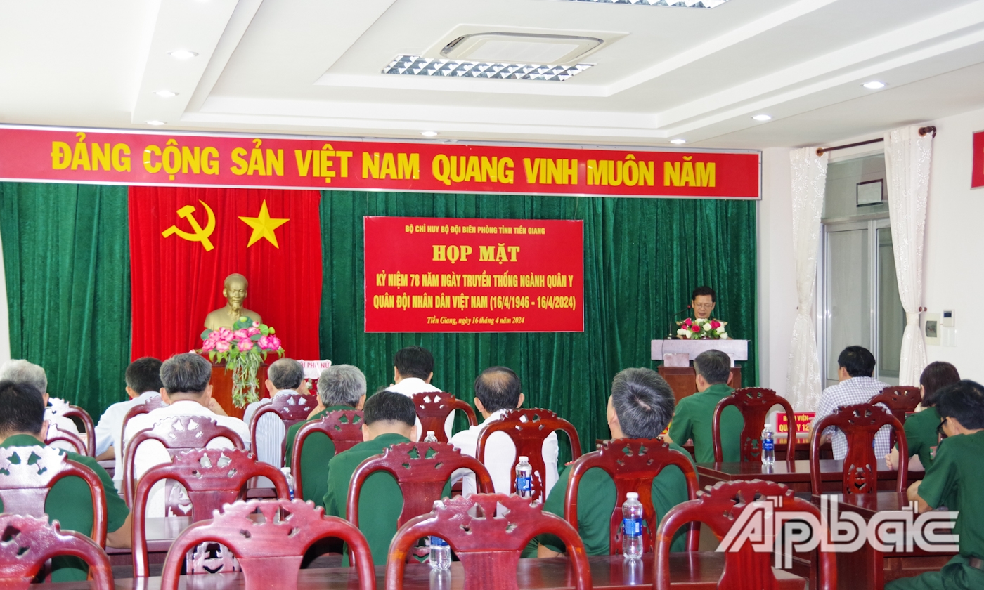 Quang cảnh cảnh buổi họp mặt.