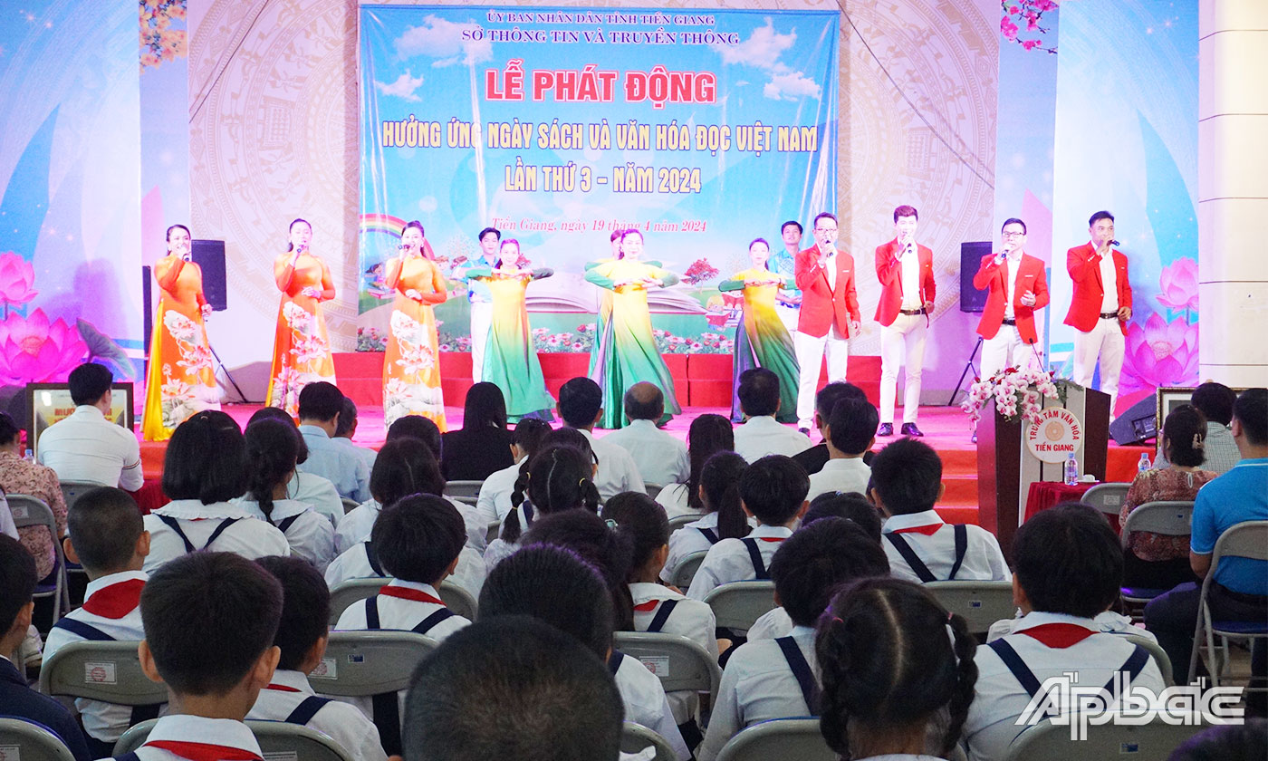 Quang cảnh buổi phát động