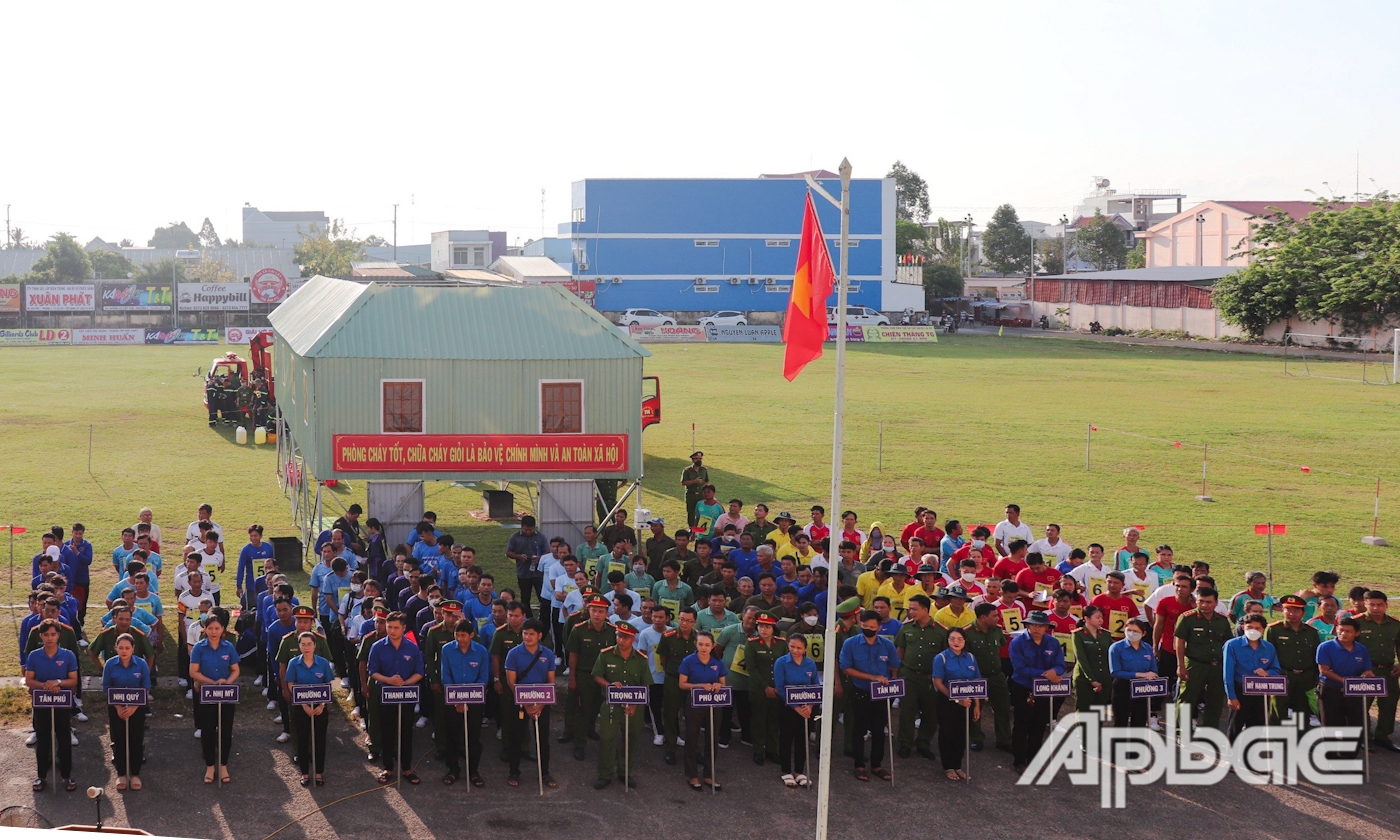 Các đội tham gia hội thi.