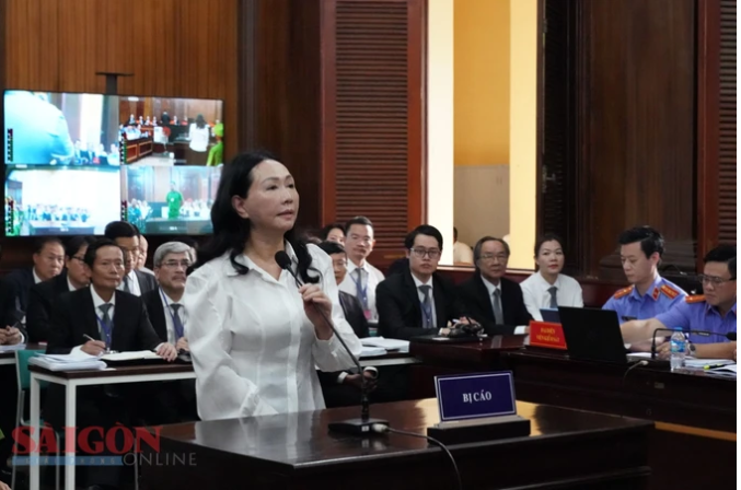 Trương Mỹ Lan (Chủ tịch HĐQT Tập đoàn Vạn Thịnh Phát) tại phiên tòa. Ảnh: HOÀNG HÙNG