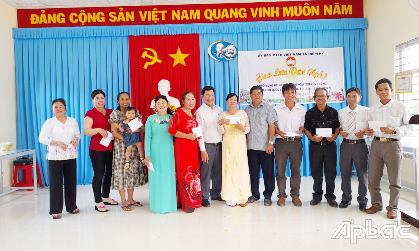 Giao lưu văn nghệ ở xã nông thôn mới Điềm Hy.
