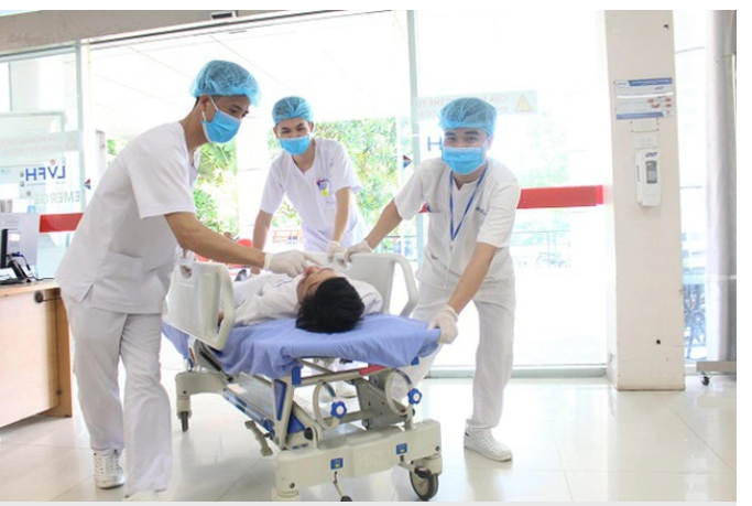 Bộ Y tế yêu cầu các bệnh viện tổ chức tốt việc cấp cứu, khám chữa bệnh, bảo đảm tất cả người bệnh cấp cứu được khám và điều trị, không được từ chối hoặc xử trí chậm trễ trường hợp cấp cứu trong dịp nghỉ Lễ 30-4 và 1-5..
