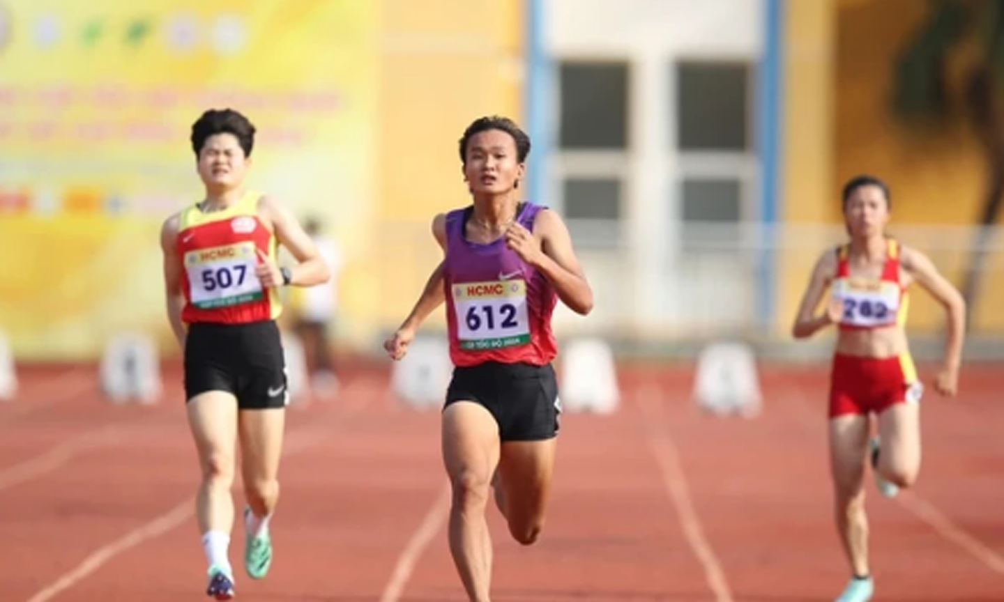 Nhi Yến đã có tấm HCB ở giải trẻ vô địch châu Á 2024. Ảnh: DŨNG PHƯƠNG
