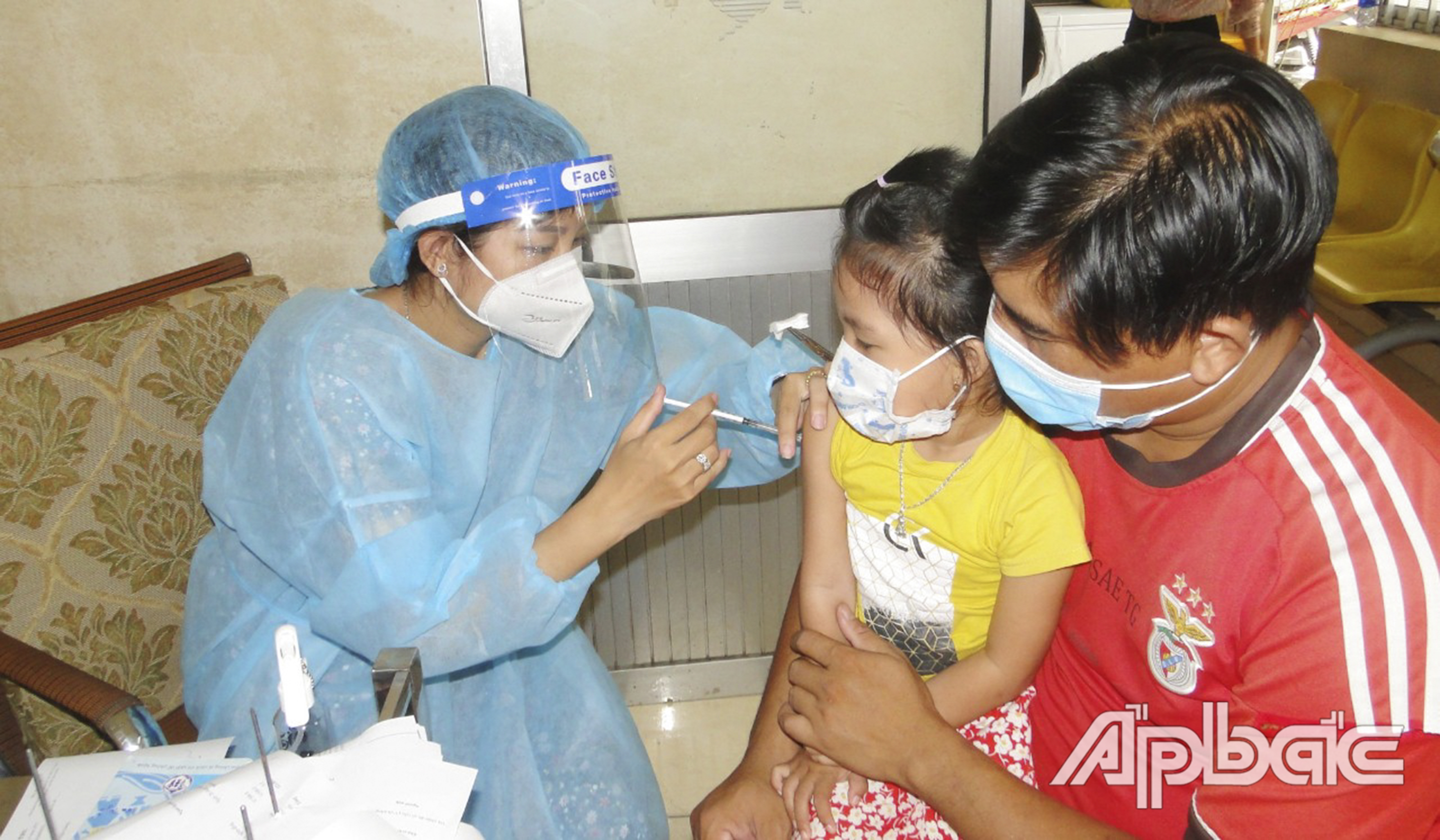 Phụ huynh cần đưa trẻ đi tiêm chủng để được bảo vệ khỏi những dịch bệnh có thể phòng ngừa bằng vắc xin.