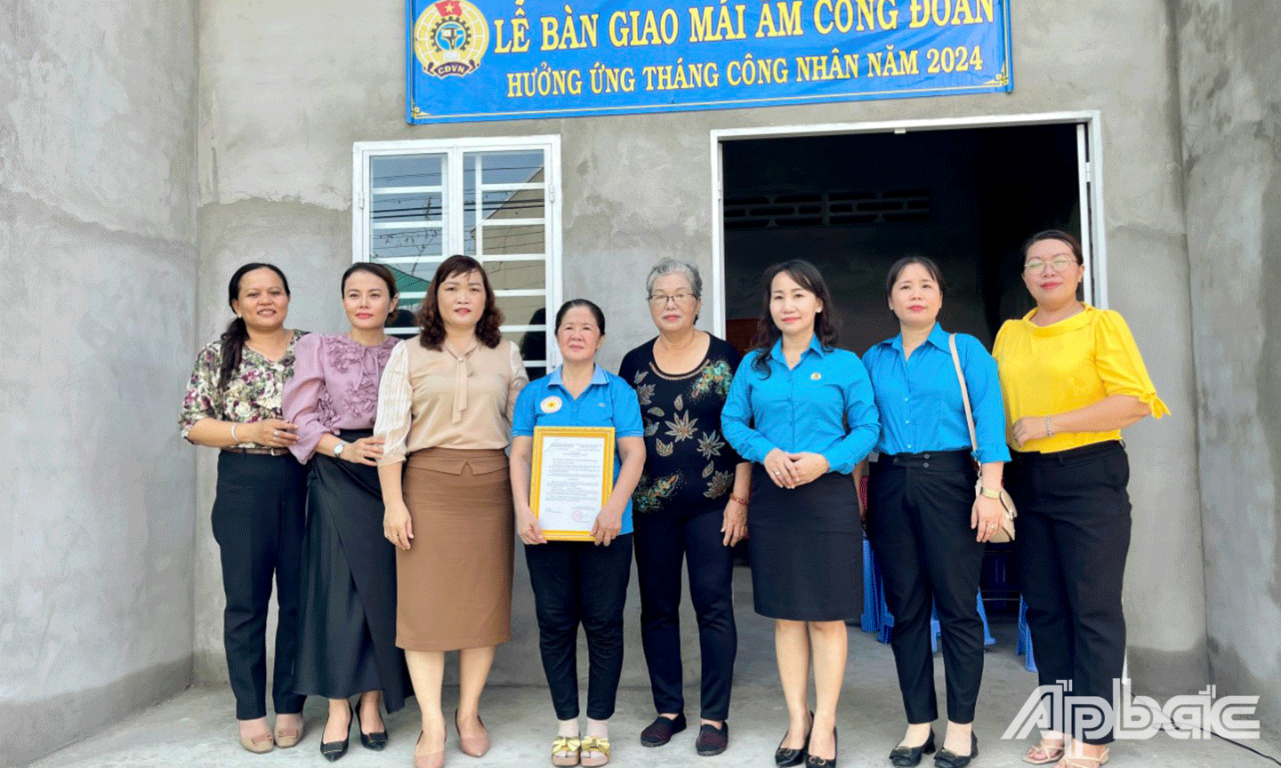 TP. Mỹ Tho: Trao Mái ấm Công đoàn cho chị Nguyễn Thị Thanh Thủy