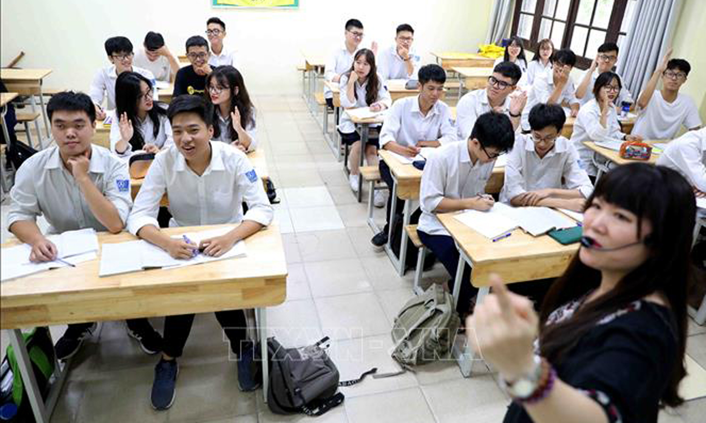 Giờ ôn tập kiến thức chuẩn bị cho Kỳ thi tốt nghiệp Trung học phổ thông của học sinh lớp 12 trường THPT Phan Đình Phùng (Hà Nội). Ảnh: Thanh Tùng/TTXVN