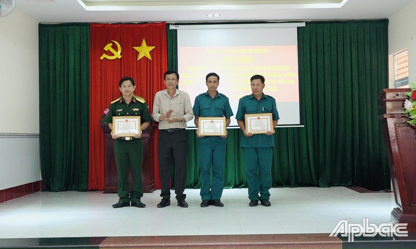  khen cho các tập thể
