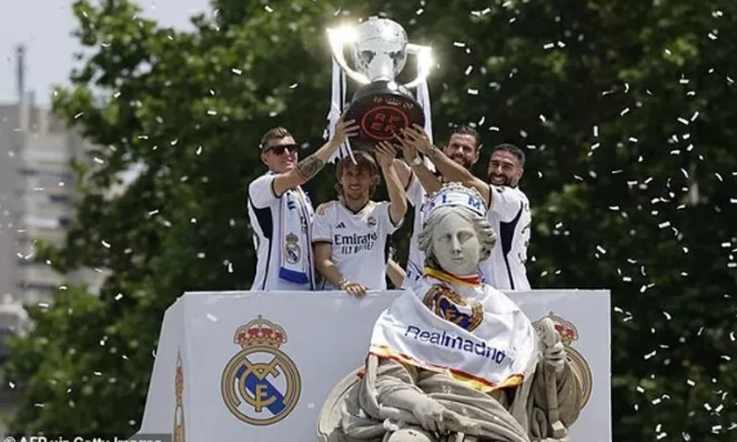 Real Madrid vẫn đang trên đỉnh vinh quang.