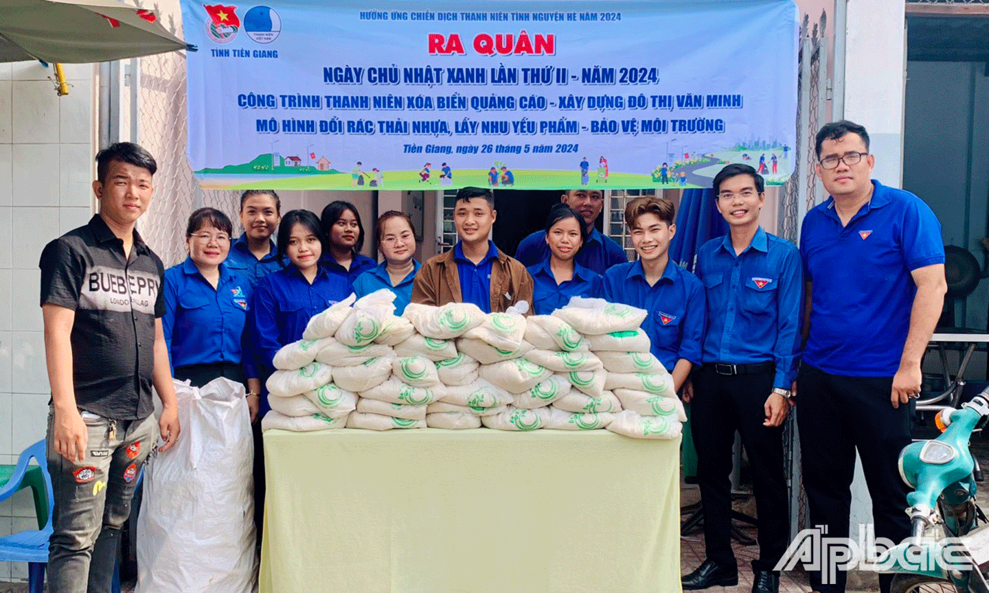 Tỉnh Đoàn Tiền Giang tổ chức điểm tại đơn vị huyện Gò Công Đông, với các hoạt động xóa biển quảng cáo, thực hiên mô hình đổi rác thải nhựa lấy nhu yếu phẩm, 