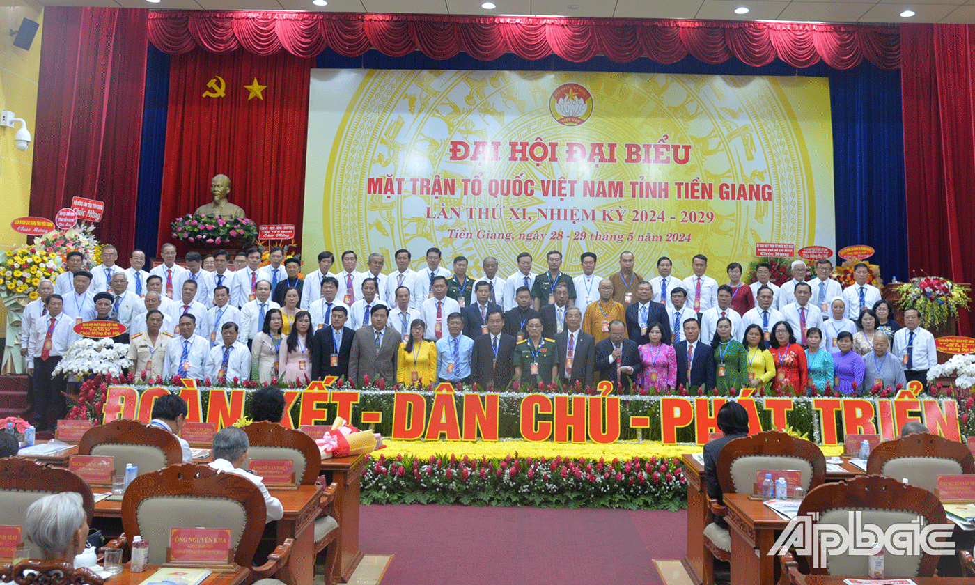 Ủy ban MTTQ Việt Nam tỉnh Tiền Giang lần thứ XI, nhiệm kỳ 2024 - 2029 ra mắt trước Đại hội.