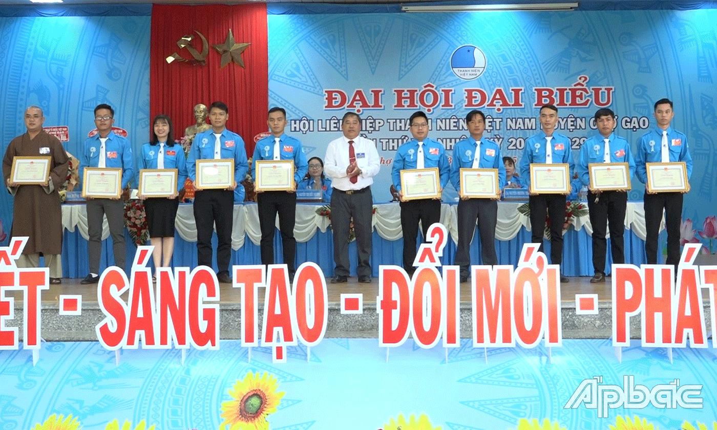Khen thưởng tại Đại hội.