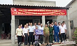 Bàn giao nhà đại đoàn kết cho hội viên cựu chiến binh