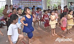 Huyện Chợ Gạo: Phổ cập bơi miễn phí cho trẻ có hoàn cảnh khó khăn
