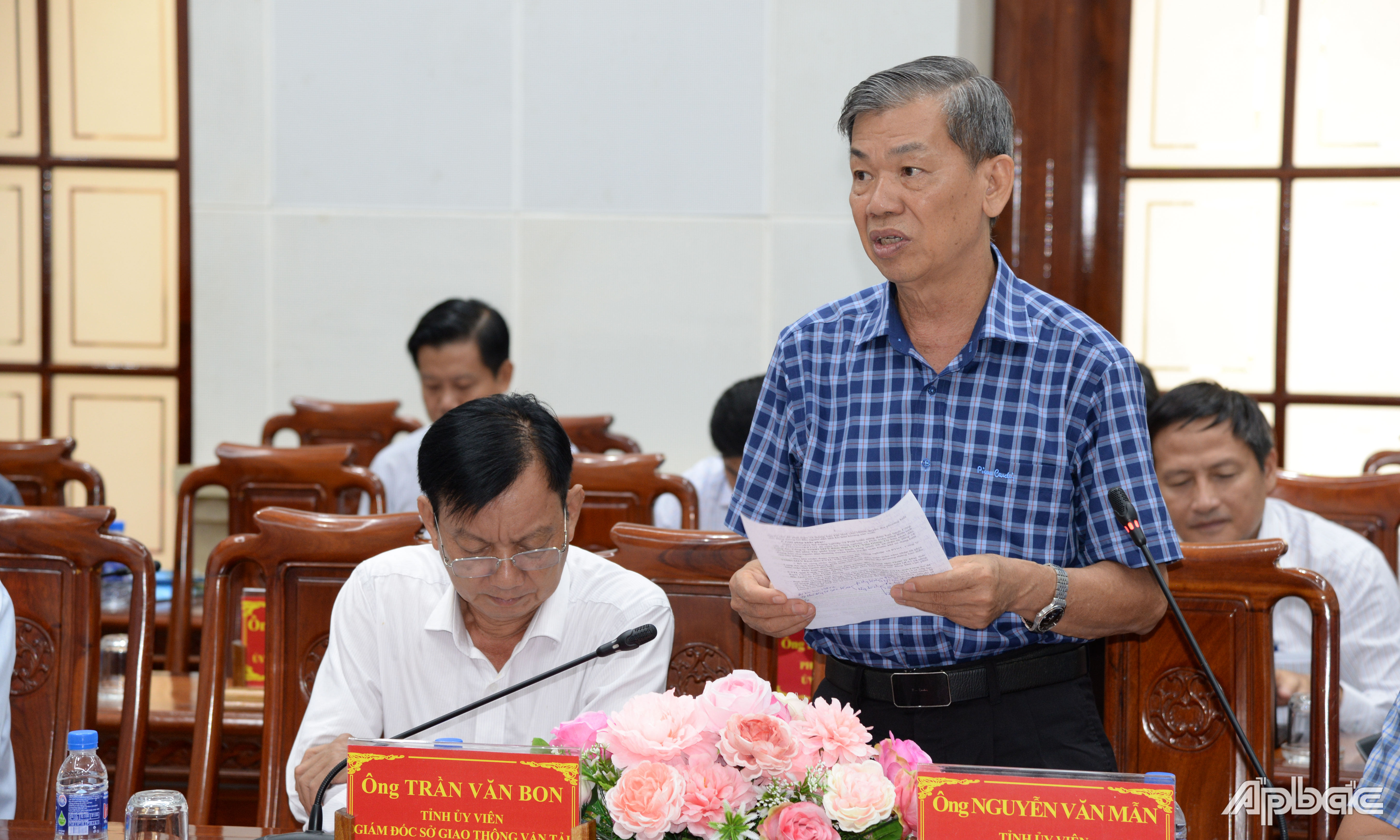 Giám đốc Sở Nông nghiệp và Phát triển nông thôn Nguyễn Văn Mẫn phát biểu tại phiên họp.