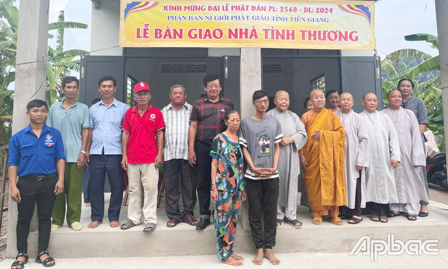 Lễ bàn giao nhà tình thương tại xã Bình Xuân, TP. Gò Công.