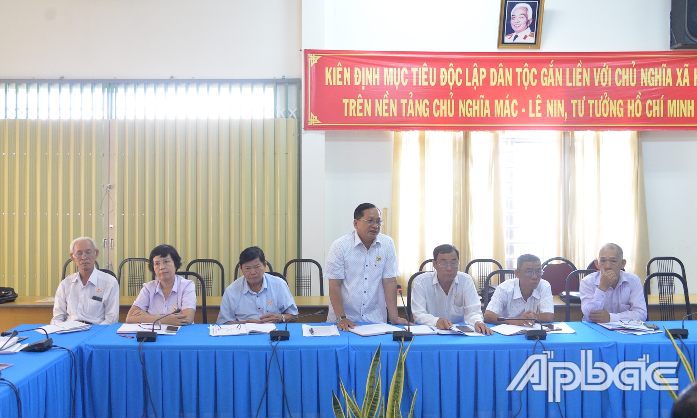 Các đại biểu phát biểu ý kiến.