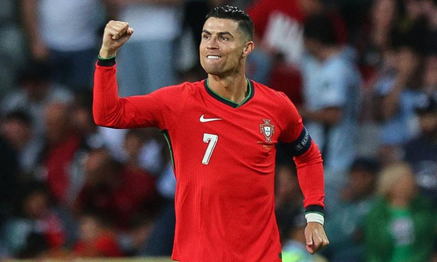 Ronaldo lập cú đúp trong trận Bồ Đào Nha thắng Cộng hòa Ireland 3-0 tại khuôn khổ giao hữu diễn ra sáng 12-6. Ảnh: Getty