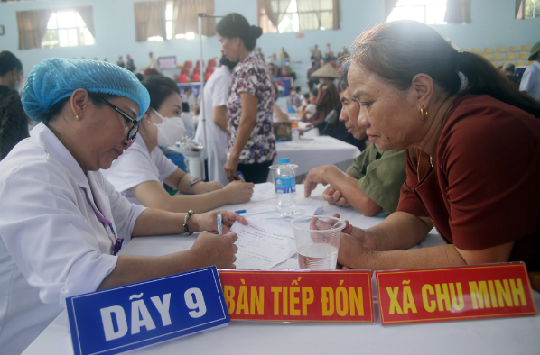 Tăng cường truyền thông, sàng lọc bệnh không lây nhiễm và rối loạn sức khỏe tâm thần tại tuyến y tế cơ sở.