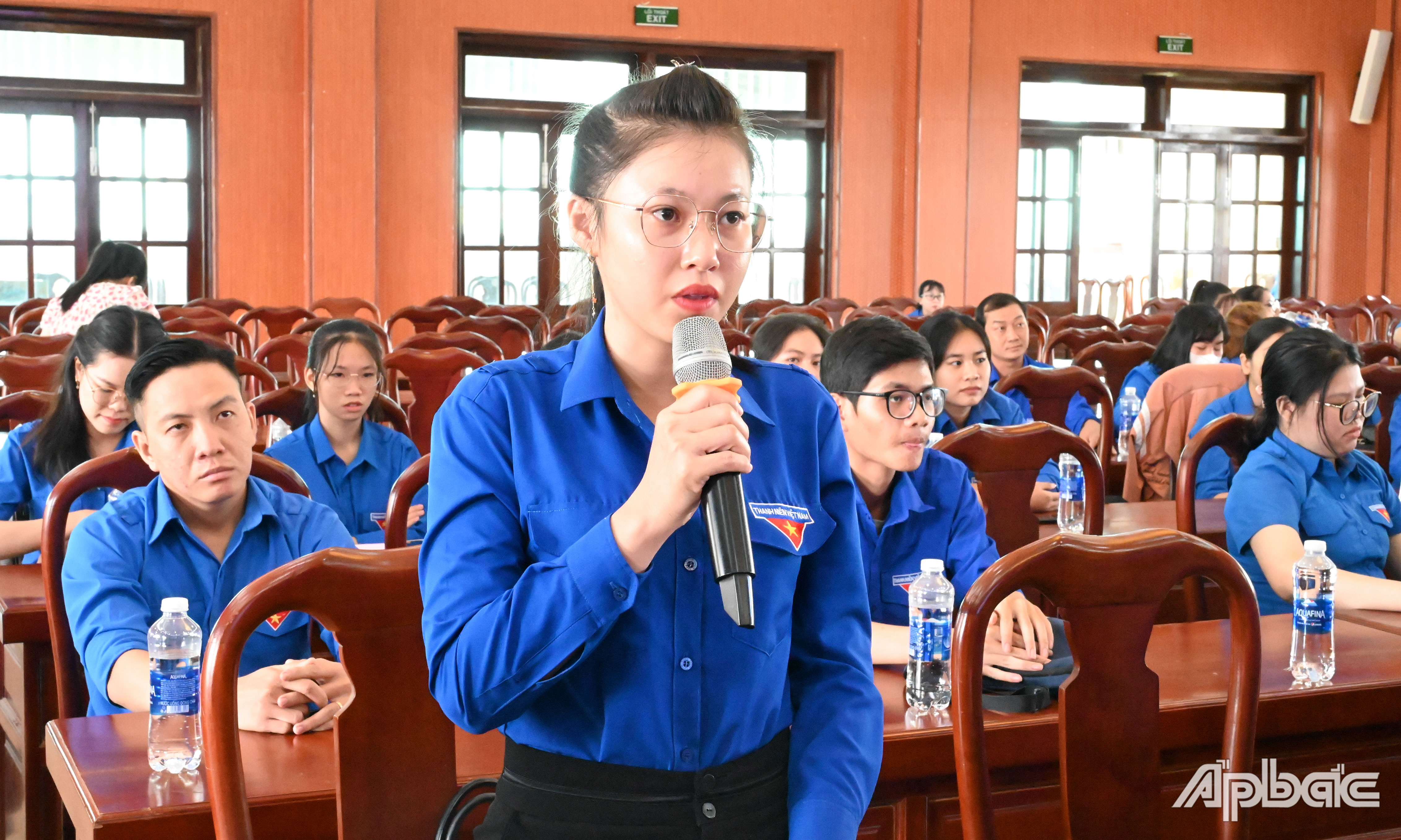 Đoàn viên, thanh niên phát biểu ý kiến tại buổi đối thoại.