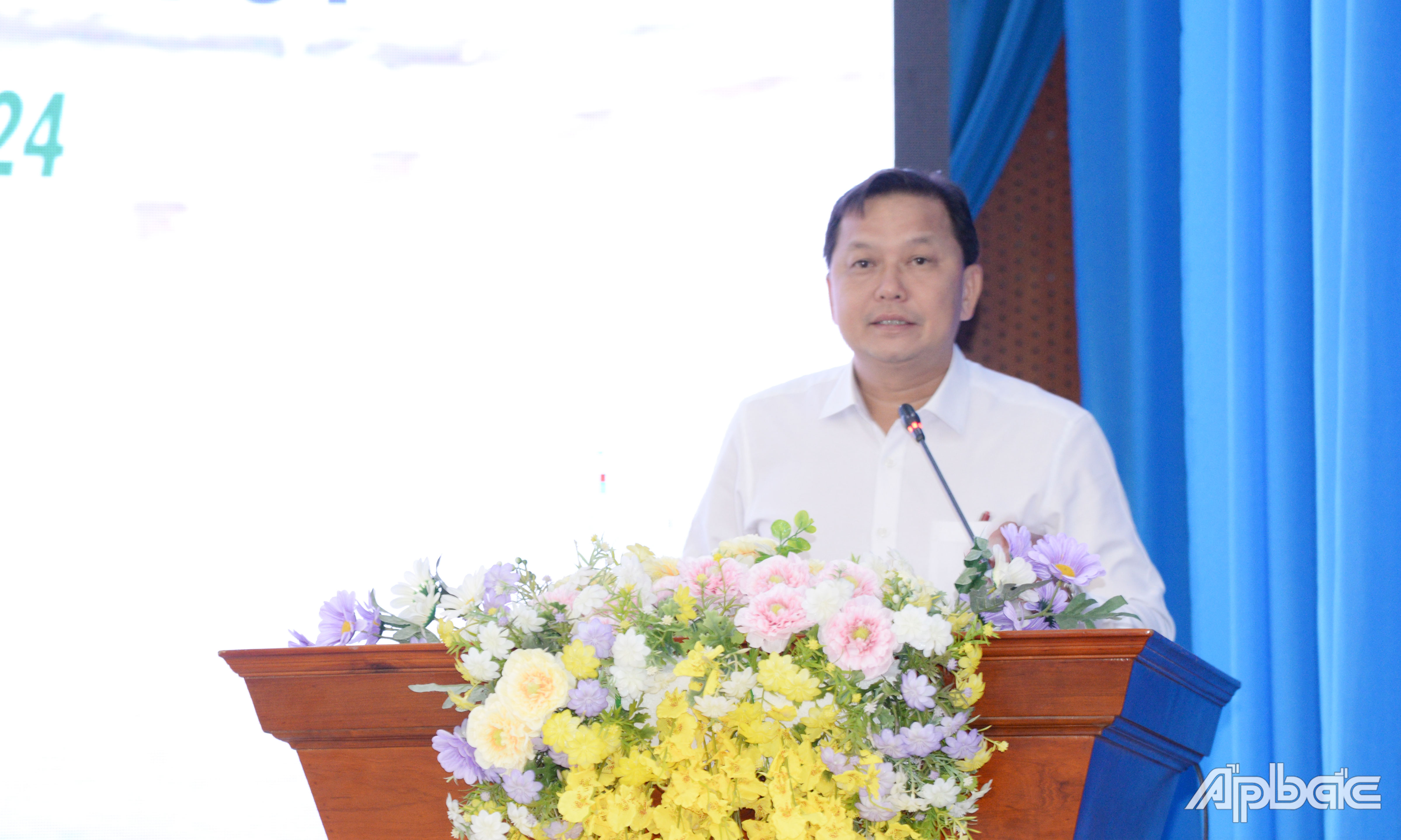 Giám đốc Sở Kế hoạch và Đầu tư Nguyễn Đình Thông phát biểu tại hội nghị.
