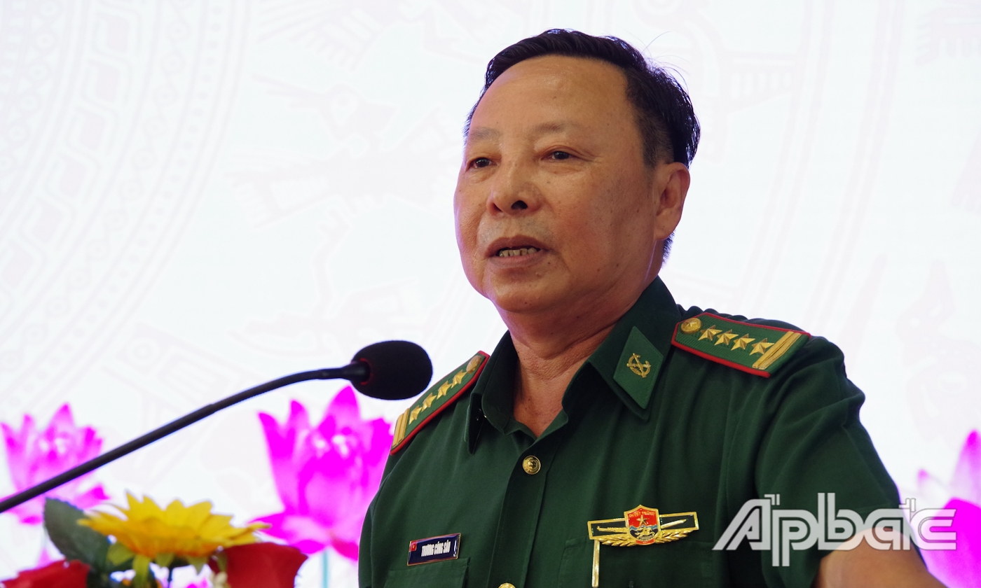 Đại tá Trương Công Sâu, Phó Chỉ huy trưởng BĐBP tỉnh phát biểu tại hội nghị.