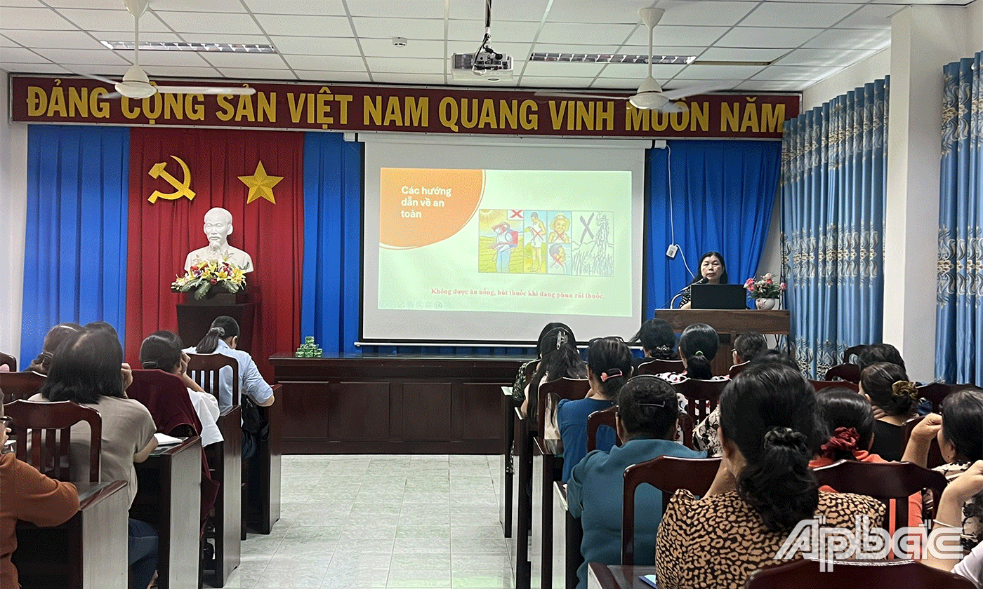 Quang cảnh buổi truyền thông.