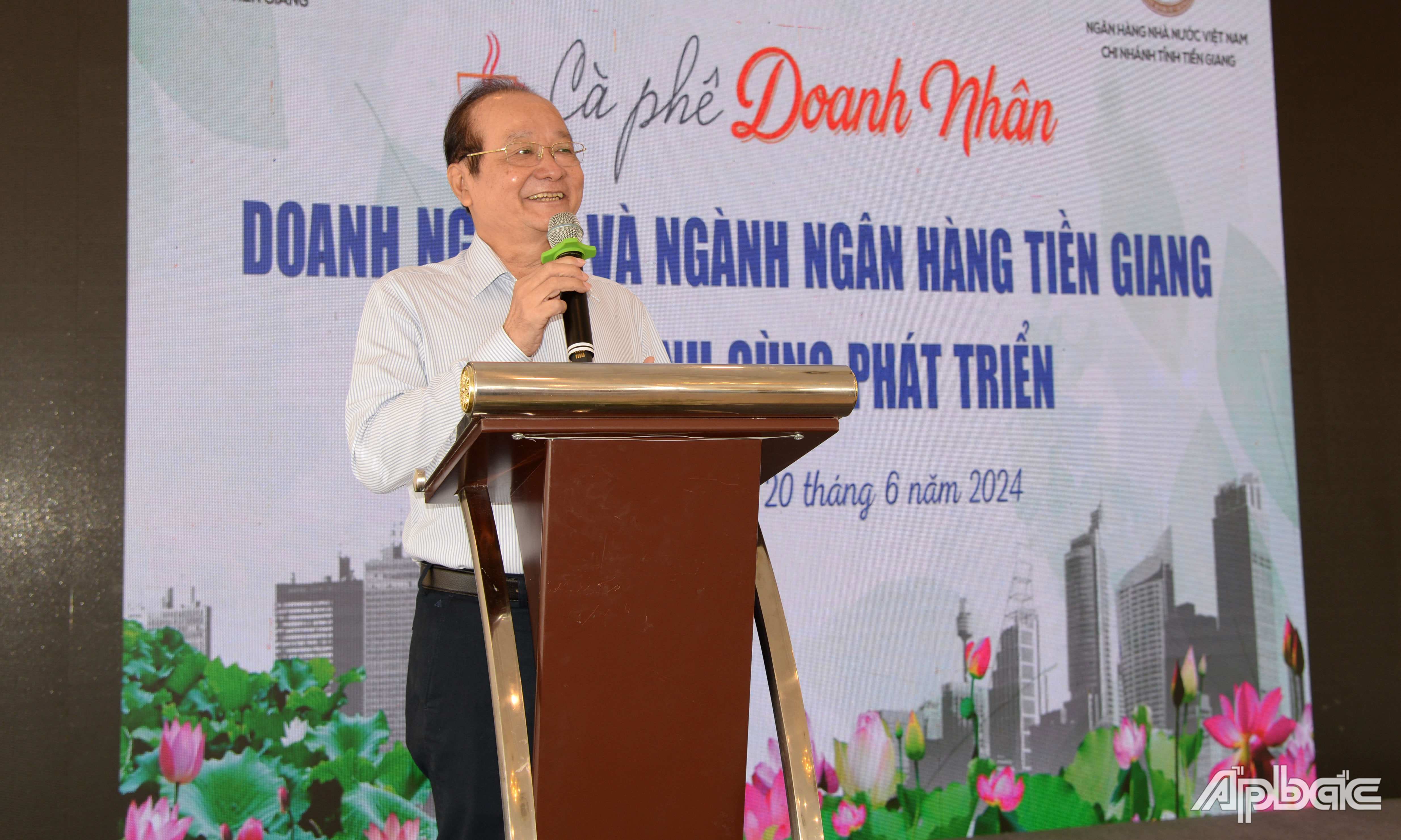 Chủ tịch Hiệp hội DN tỉnh Tiền Giang Trần Thanh Đức phát biểu tại buổi cà phê.