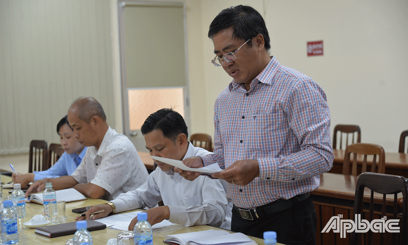 Đảng viên phát biểu tại buổi toạ đàm.