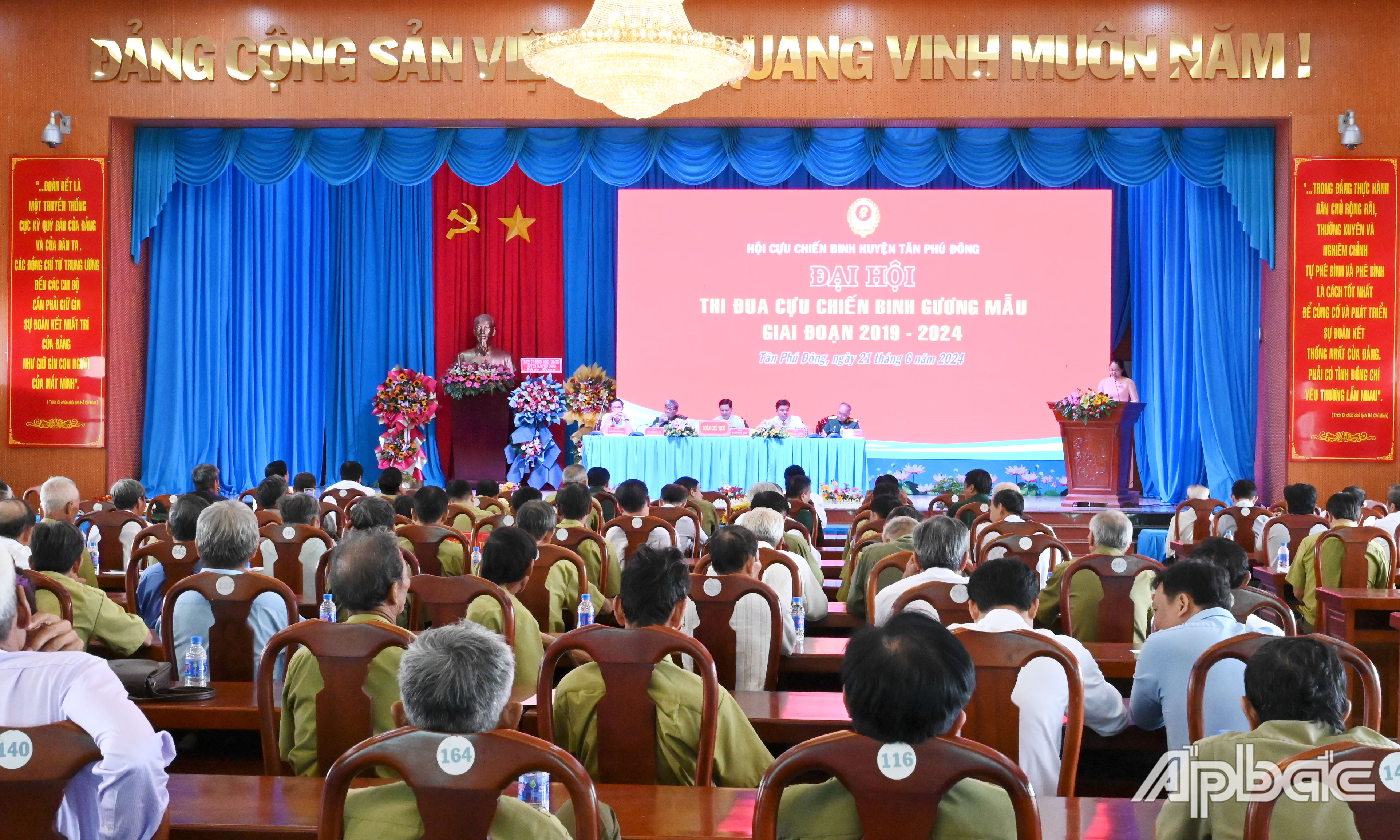 Quang cảnh đại hội.