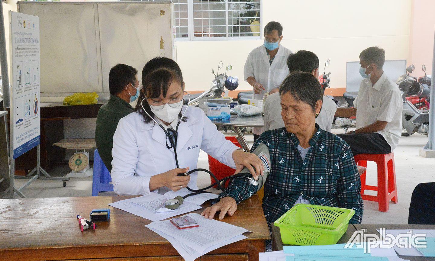 Chăm sóc sức khỏe NCT là nội dung được quan tâm trong thực hiện chính sách dân số của tỉnh.