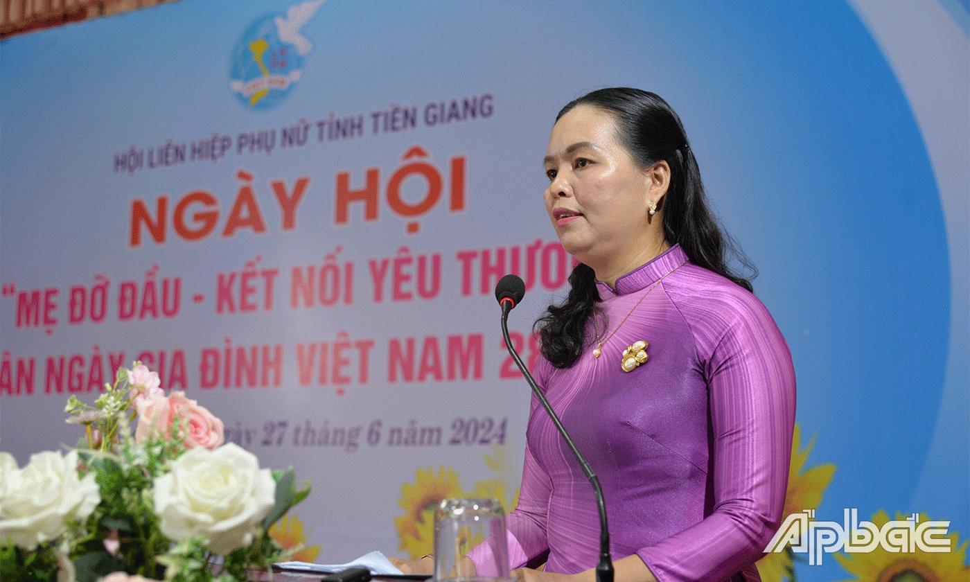 Chủ tịch Hội LHPN tỉnh Nguyễn Thị Kim Phượng phát biểu tại Ngày hội.