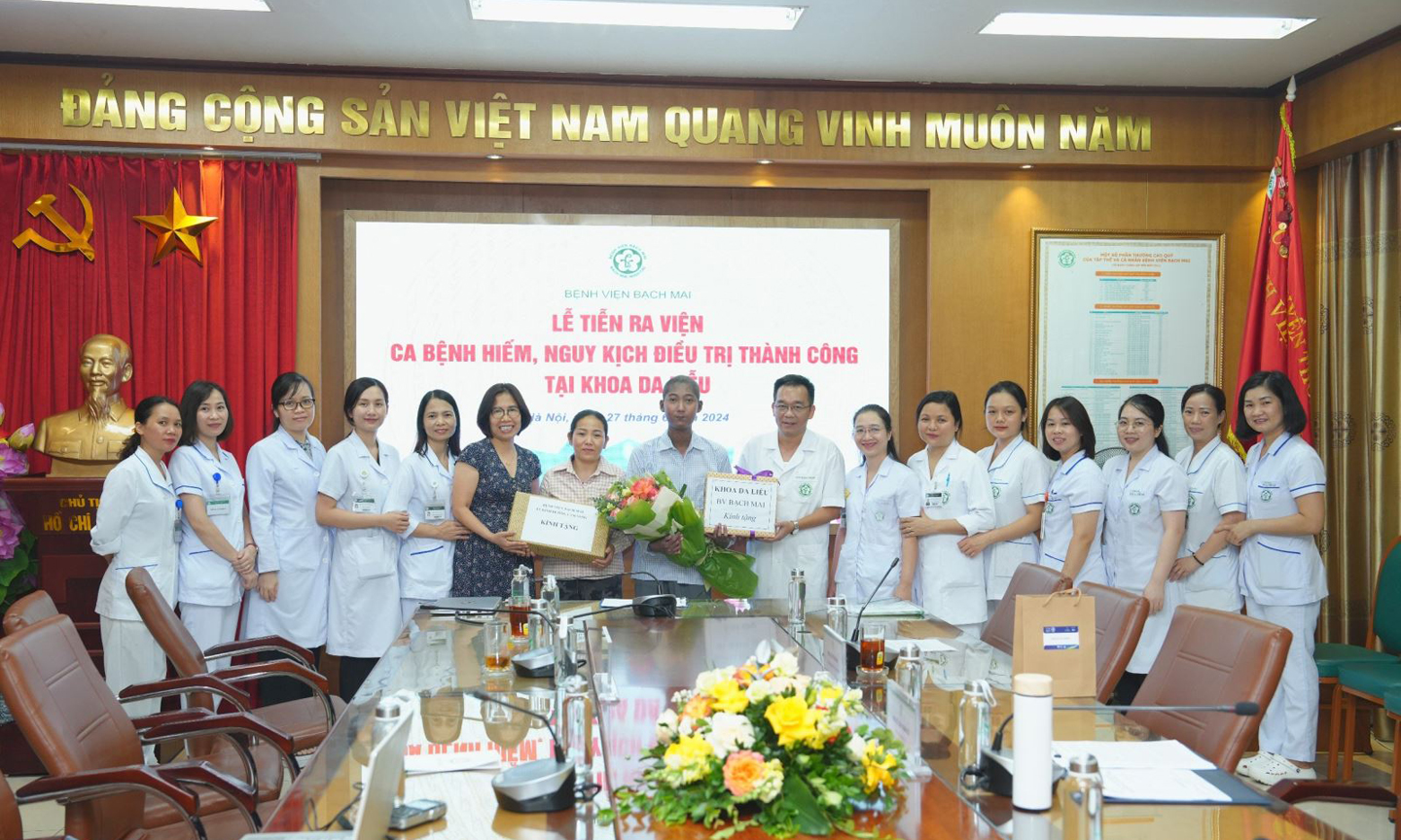 Ca bệnh đặc biệt hiếm đã khỏe mạnh, được ra viện. 