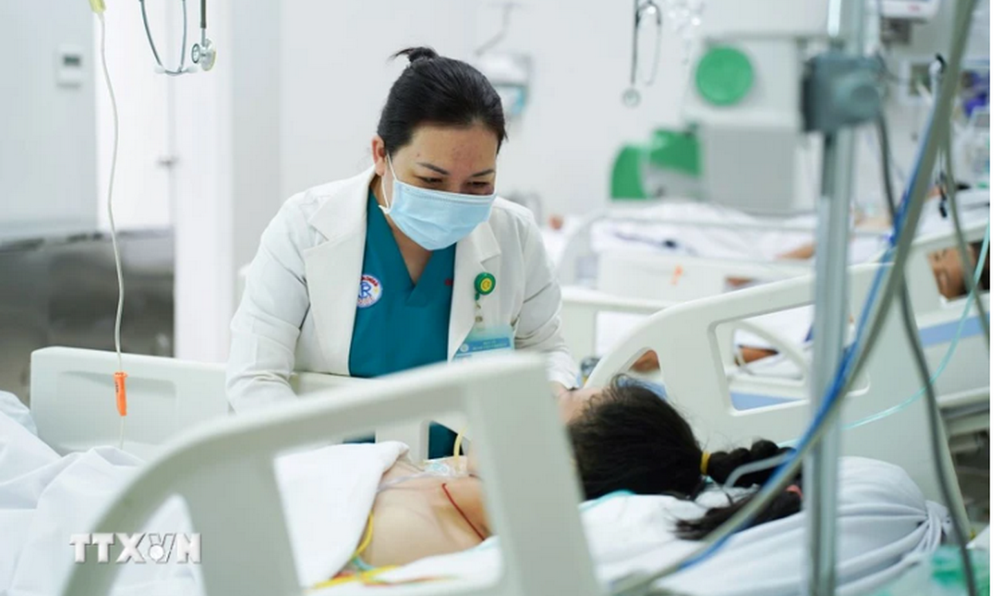 Một bệnh nhân viêm não tự miễn MNDAR đang được điều trị tại Bệnh viện Chợ Rẫy Thành phố Hồ Chí Minh. (Ảnh: TTXVN phát)